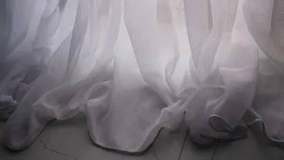 Як відбілити тюль та інші речі без відбілювача: натуральні методи для сяючої білизни - фото