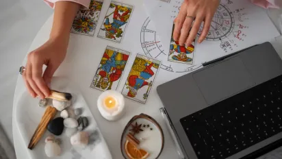 Гороскоп на 18 квітня 2025 року за картами Таро для всіх знаків Зодіаку - фото