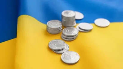 До свята Великодня: НБУ випустив першу пам’ятну монету-писанку зі сріблом і позолотою - фото