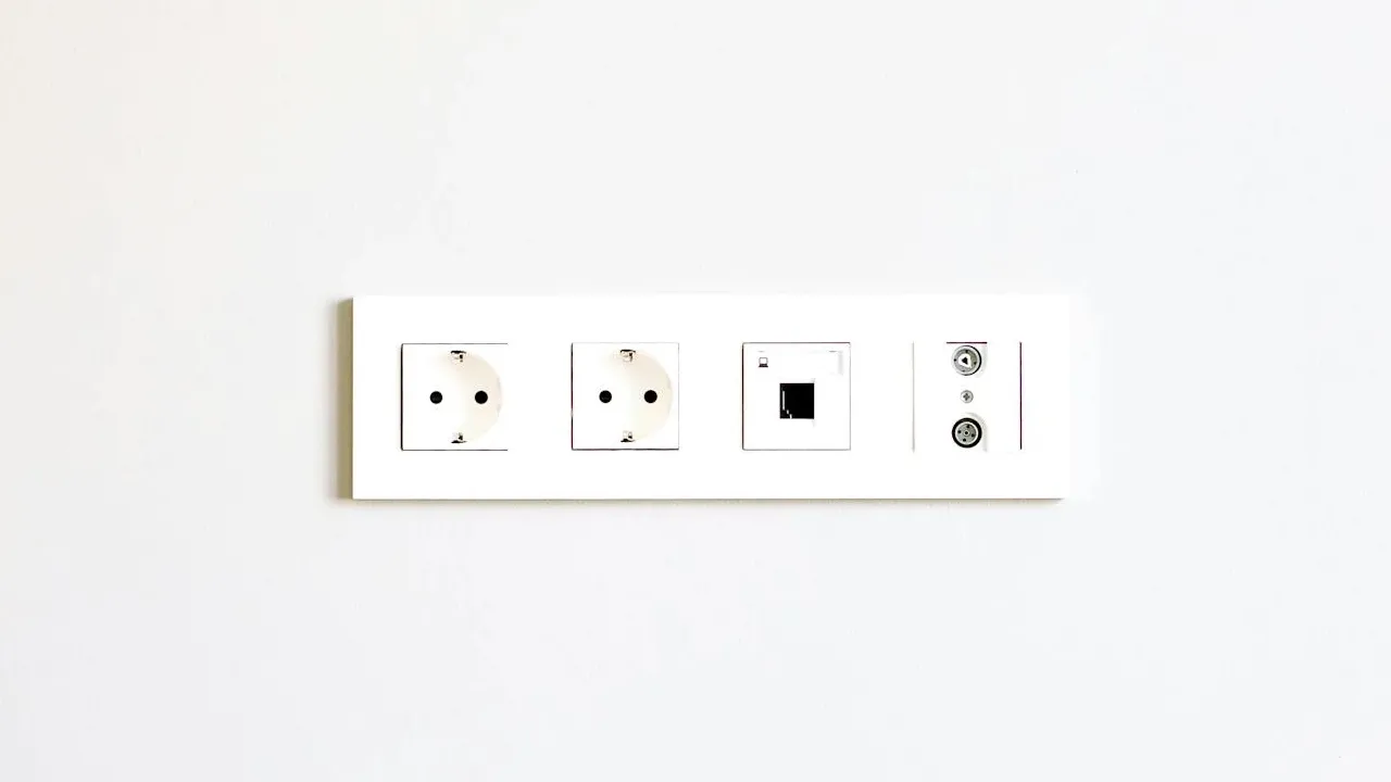 4 прилади, які необхідно вимикати після кожного використання: поради для безпеки та економії 