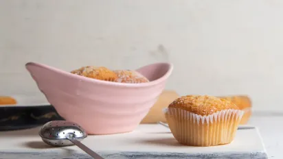 ​Шоколадний кекс у чашці: швидкий десерт за 5 хвилин​ - фото