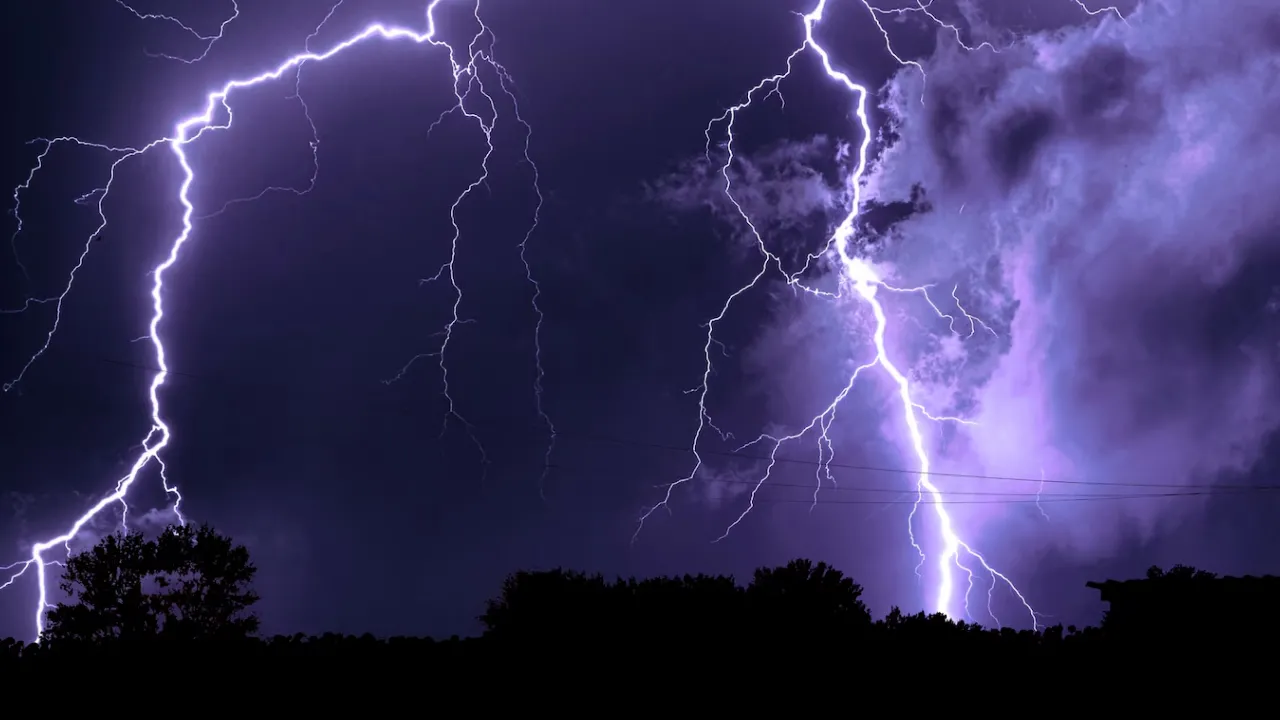 В Україну йде похолодання з грозами: прогноз синоптиків 