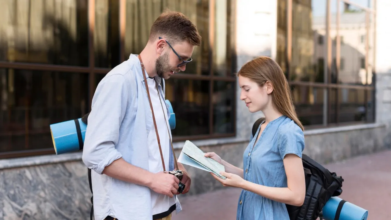 Як зрозуміти, що чоловік бреше: головні жести, які його видають 