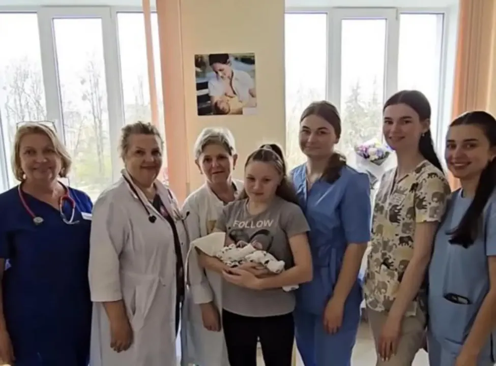 Неймовірна історія маленького дива: на Рівненщині виписали хлопчика, який при народженні важив лише 970 грамів 