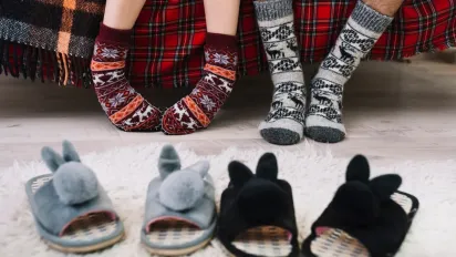 Чому вдома не може бути 2 пари капців: важливе правило, про яке мало хто знає - фото