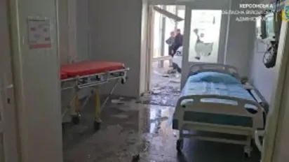 Безпілотники рф поцілили у херсонську лікарню: є поранені й знищений транспорт - фото