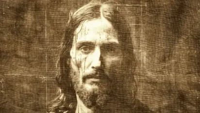 Ісус моргає, посміхається й молиться: штучний інтелект оживив реліквію (ВІДЕО) - фото