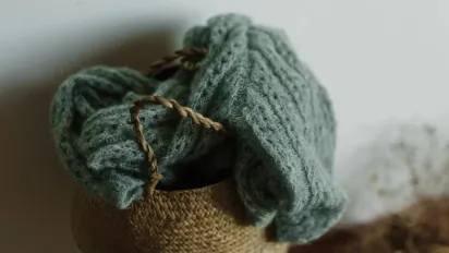 Як зробити вовну м’якою: лайфхаки, які рятують улюблений светр від «укусів» - фото