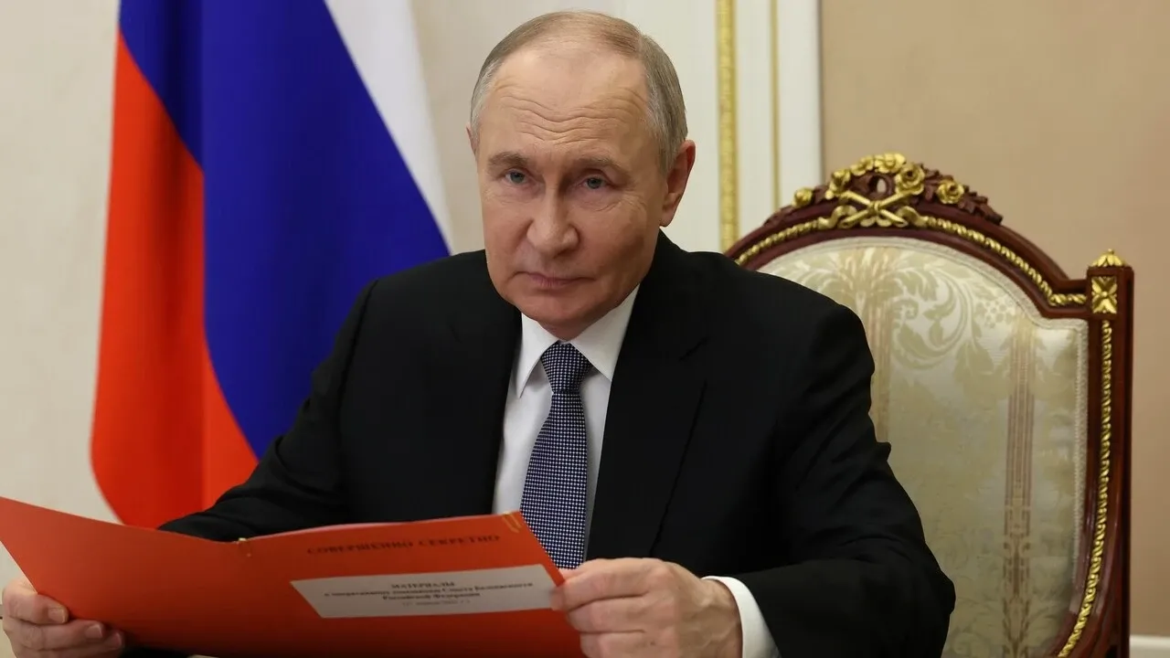 Казахи обмалювали матюками про путіна російський пам'ятник в Алмати (ФОТО) 