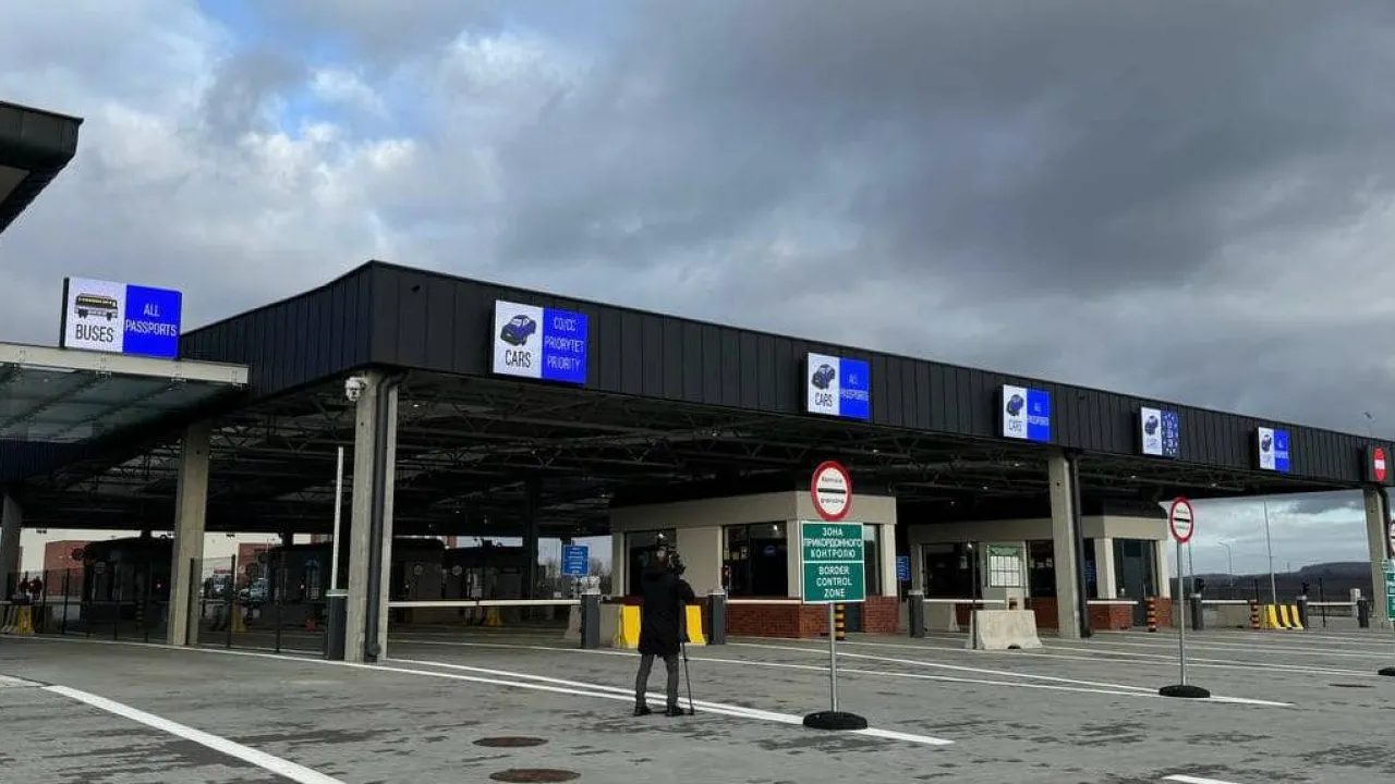 Відзавтра на кордоні з Польщею частково обмежать рух транспорту аж до літа 