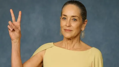 Голівудська акторка Шерон Стоун показала картину українського художника, яка стоїть у неї вдома (ВІДЕО) - фото