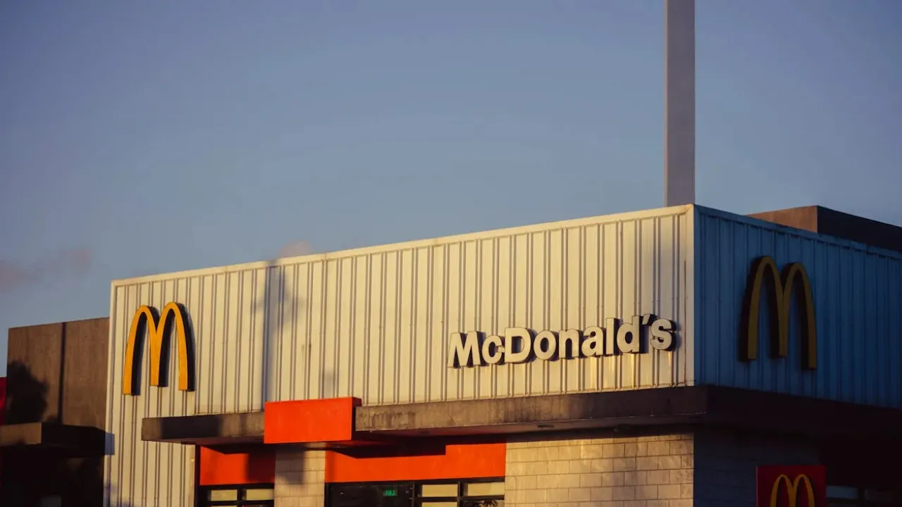 McDonald’s знімає з меню найпопулярніший бургер 