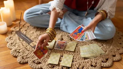 Гороскоп на 2 травня 2025 року за картами Таро для всіх знаків Зодіаку - фото