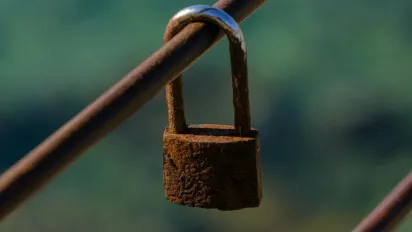 Як позбутися іржі вдома: найкращі засоби з кухні та аптеки - фото