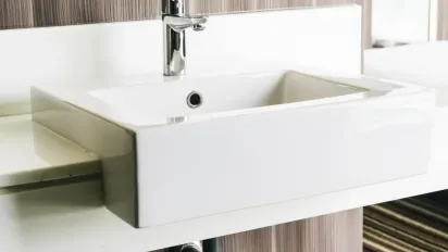 Як позбутися неприємного запаху з душового зливу: простий лайфхак, що справді працює - фото