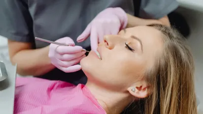 Те, що ви вважаєте корисним, може знищити ваші зуби: стоматолог назвав 7 небезпечних продуктів - фото