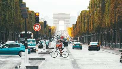 Українцям стане важче залишитися в одній з країн Європи: які правила змінились - фото