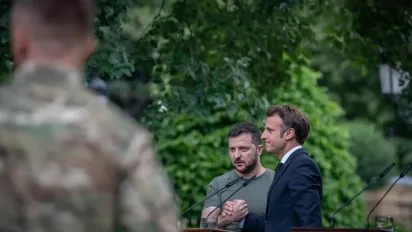 Макрон відповів, чому переговори з росіянами неможливі - фото