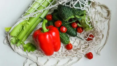 Їсти чи викидати: як візуально визначити овочі з хімією - фото