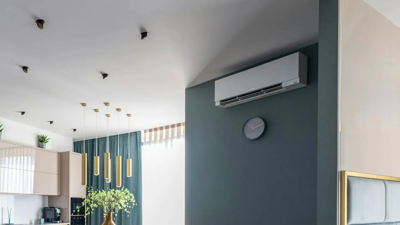 Чому не можна одразу вмикати кондиціонер після зими — поради експертів 