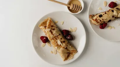 Млинці, що не рвуться і не прилипають: секрет правильного співвідношення інгредієнтів - фото