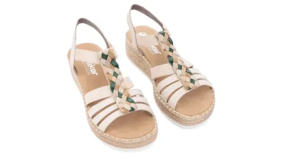 Босоніжки з металевими акцентами: блискучий тренд літа - фото