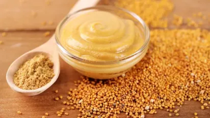 Як повернути білизну шторам без відбілювача — секрет у гірчиці - фото