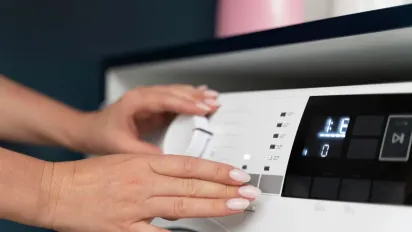 Що робити, щоб пральна машина не "стрибала": практичний лайфхак для кожної оселі - фото