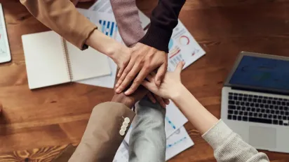 Зміни у кар'єрі: 4 знаки зодіаку, яким зірки пророкують зміну роботи влітку 2025 року - фото