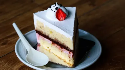 Чи можна щодня їсти щось солоденьке: шкода чи користь? - фото