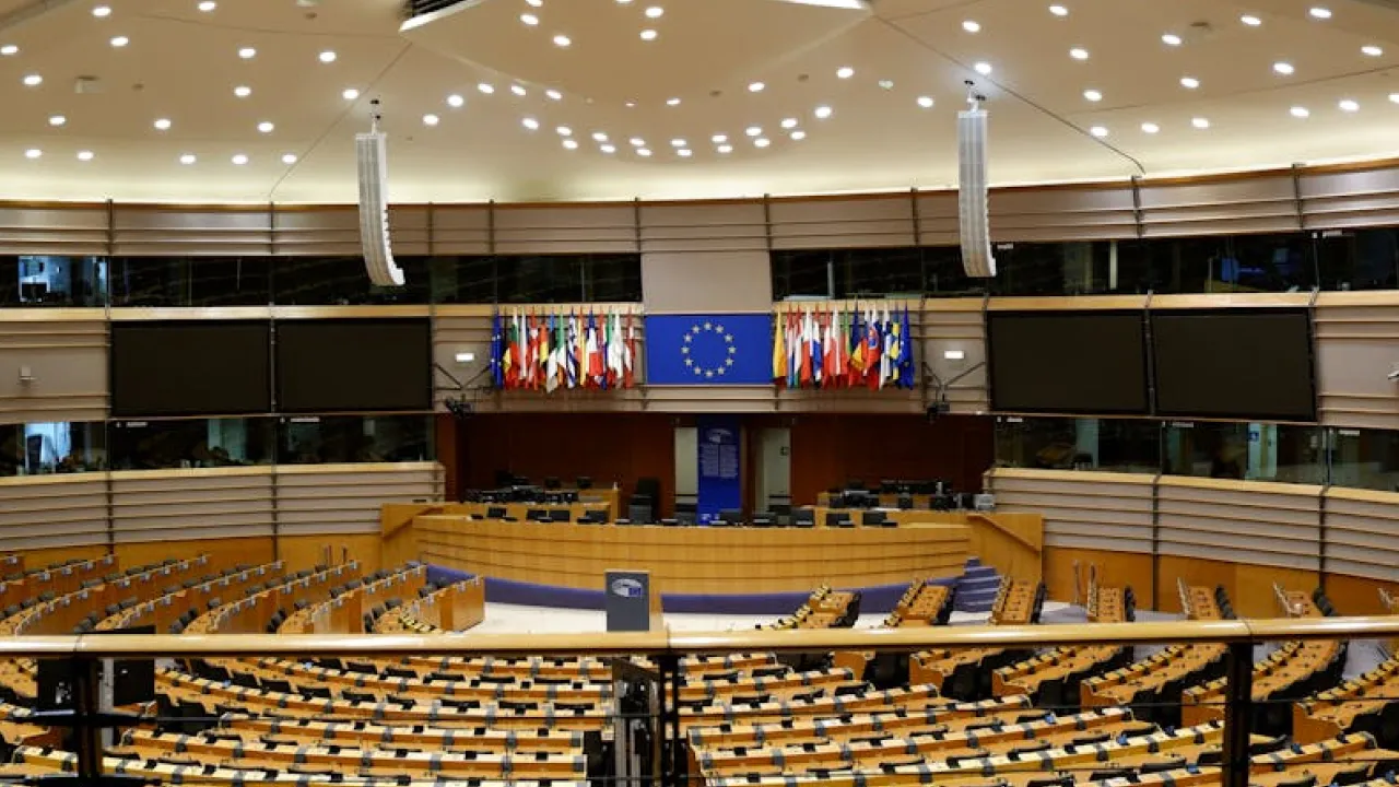 Угорщину можуть позбавити права голосу в ЄС 