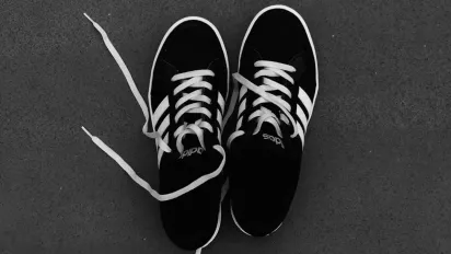 Чому погано пахне взуття і як це зупинити — детальна інструкція для кожного - фото