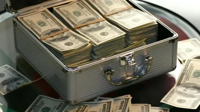 Коли народжуються найбагатші люди: відзначилися лише 3 місяці - фото