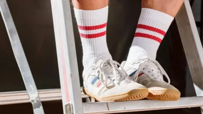 Як прати білі шкарпетки так, щоб вони знову стали білосніжними — простий домашній спосіб - фото