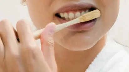 Чистити зуби до чи після сніданку: що радять лікарі - фото