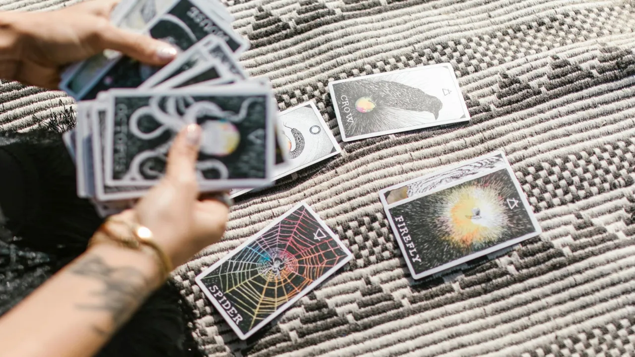 Гороскоп на 2 червня 2025 року за картами Таро для всіх знаків Зодіаку 