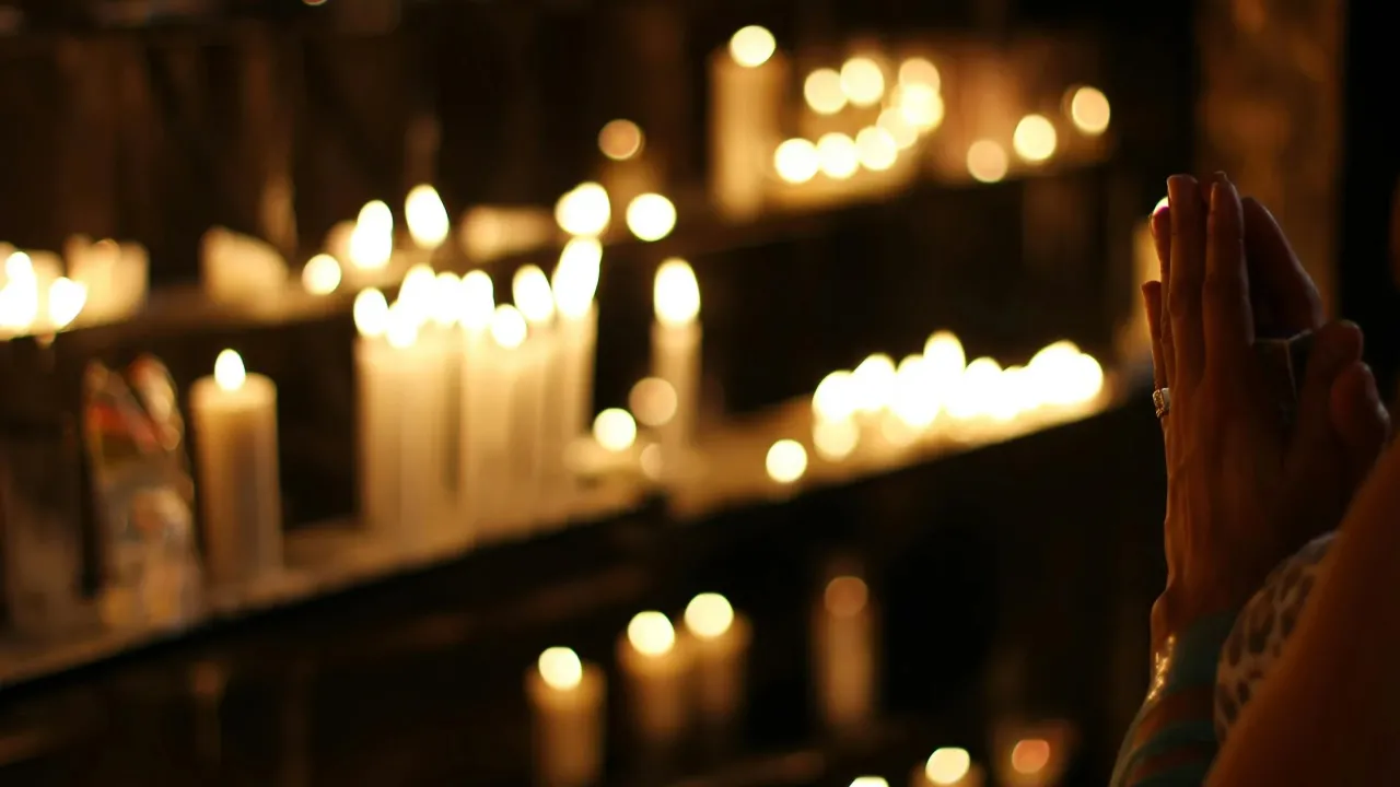 Поминальні дні 2025: розклад батьківських субот за обома календарями 