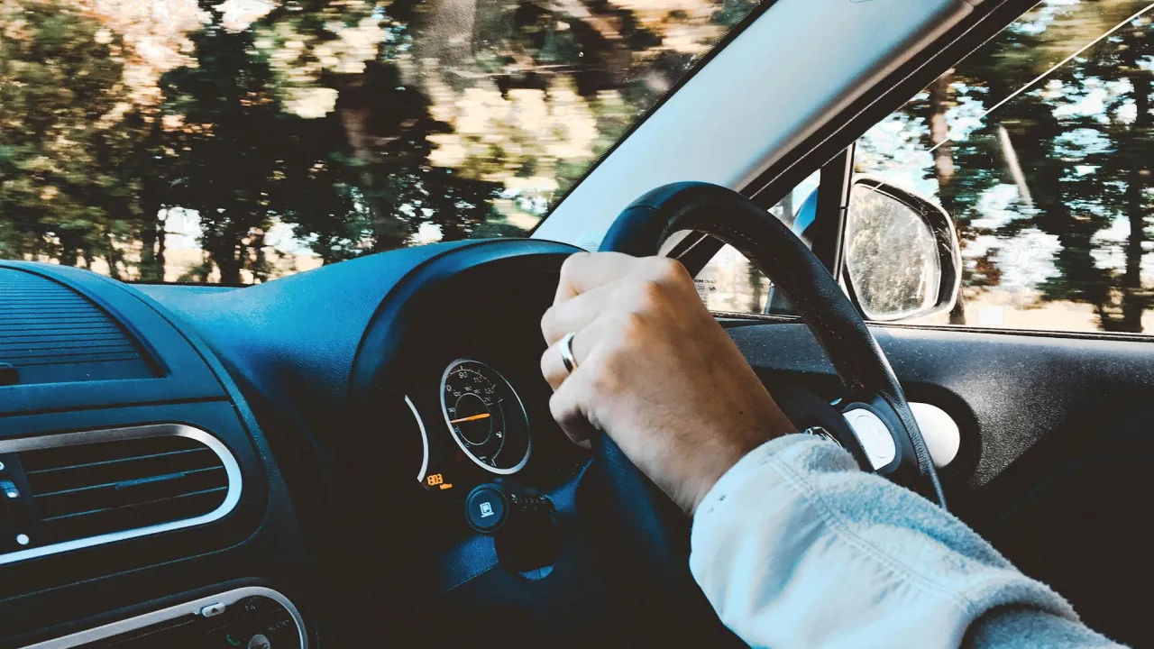 Літні загрози для авто: експерт назвав головні проблеми, які можуть "вбити" машину в спеку 