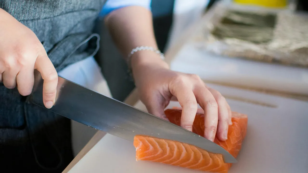 Як відчувати себе енергійніше у 60+, ніж у молодості: три продукти, які варто додати до раціону 