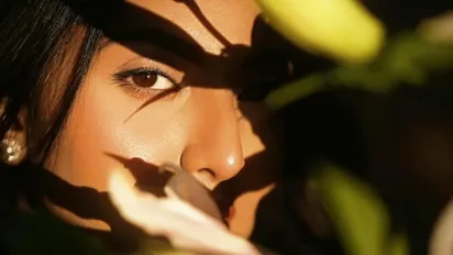 Темні чи світлі: як очі впливають на долю та стосунки - фото