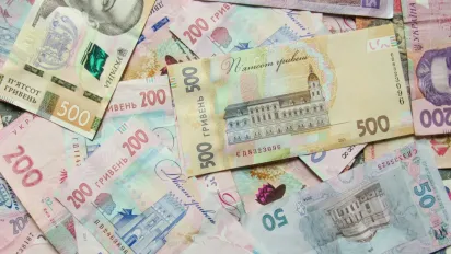 Хто з українців може отримати грошову допомогу в розмірі 10 800 гривень: умови та деталі - фото