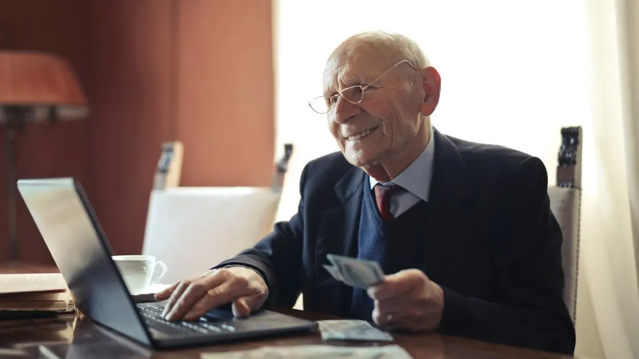 До Дня Незалежності українці отримають по 3100 грн: хто має право на допомогу 