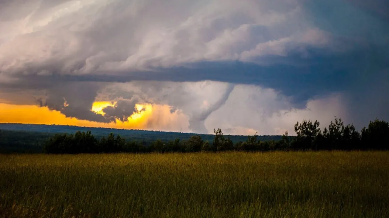 Еколог попередив про ймовірне зростання кількості смерчів в Україні та закликав до підготовки 
