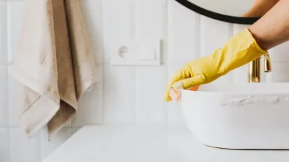 Як відмити ванну від бруду, що в'ївся, за пару хвилин: прості способи - фото