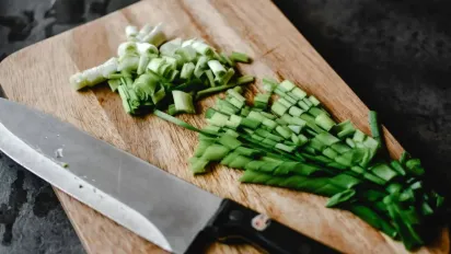 Як правильно зберігати зелену цибулю, щоб вона залишалася свіжою довше - фото