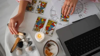 Гороскоп на 12 червня 2025 року за картами Таро для всіх знаків Зодіаку - фото