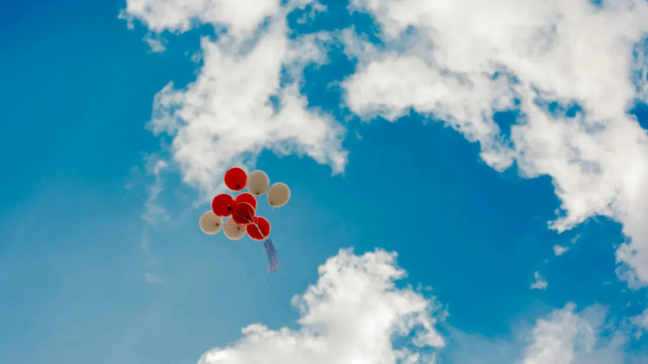 Погода на 12 червня: в Україну прийде вітер, дощі та прохолода 