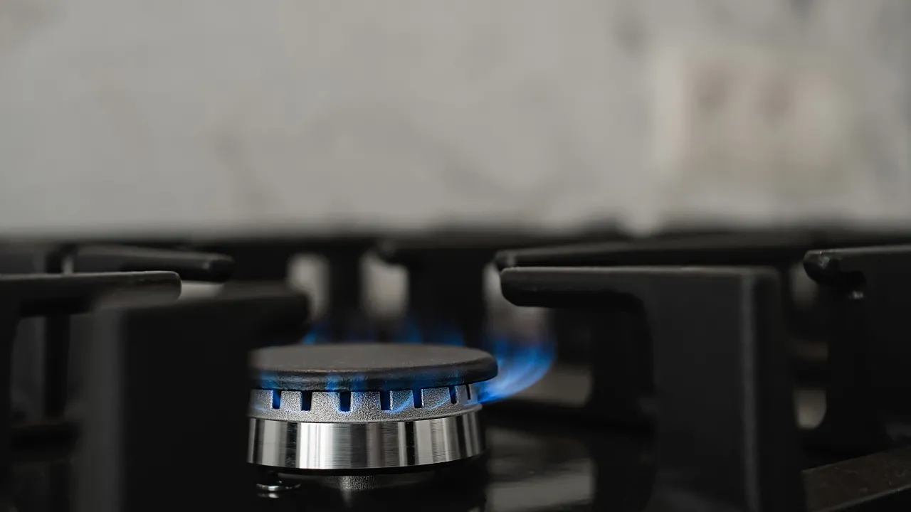 Пенсіонерів звільнили від сплати комуналки: хто потрапив до списку 