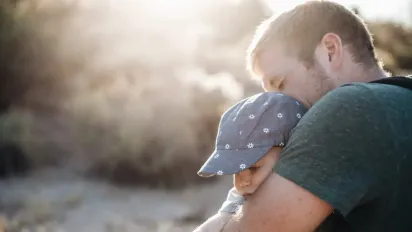 В Україні різко збільшилась кількість батьків-одинаків від початку повномасштабної війни - фото