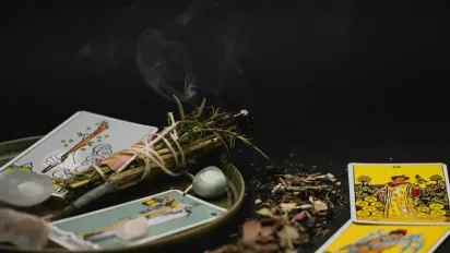 Гороскоп на 15 червня 2025 року за картами Таро для всіх знаків Зодіаку - фото